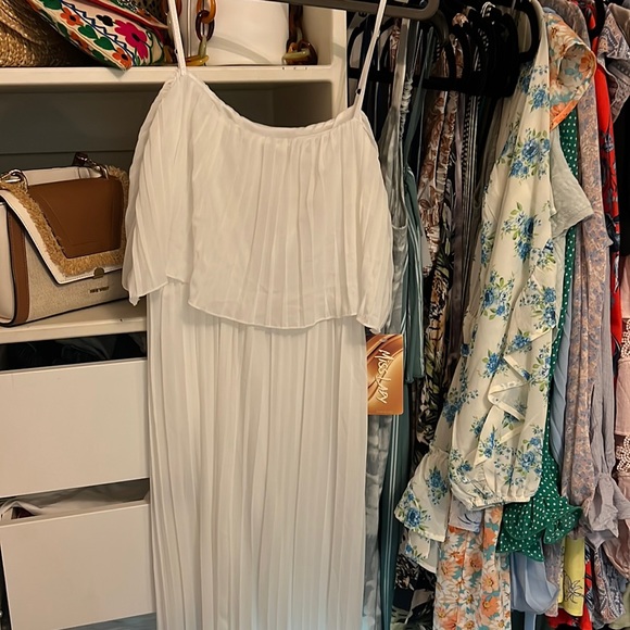 Accordion pleat jumpsuit - Picture 1 of 2